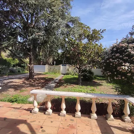 Maison Avec Jardin A *